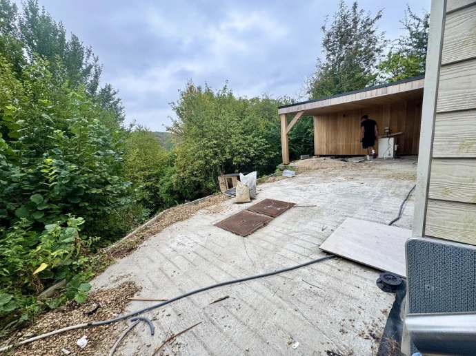 Terrasse avant travaux, sol en préparation avant la pose des dalles